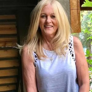 Meet your Posher, Laraine